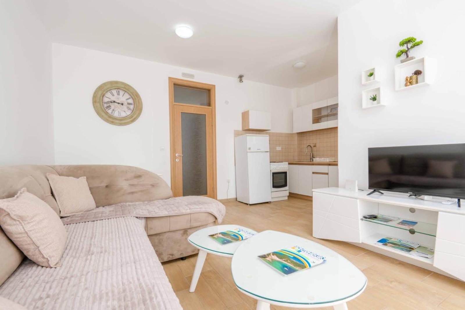 Apartment 1bd Modern In Dobra Voda With Roof Access 